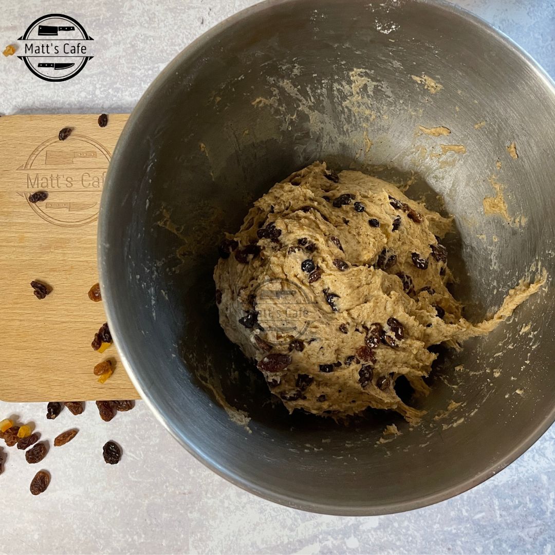 Healthy Low-Calorie Hot Cross Bun Recipe! 