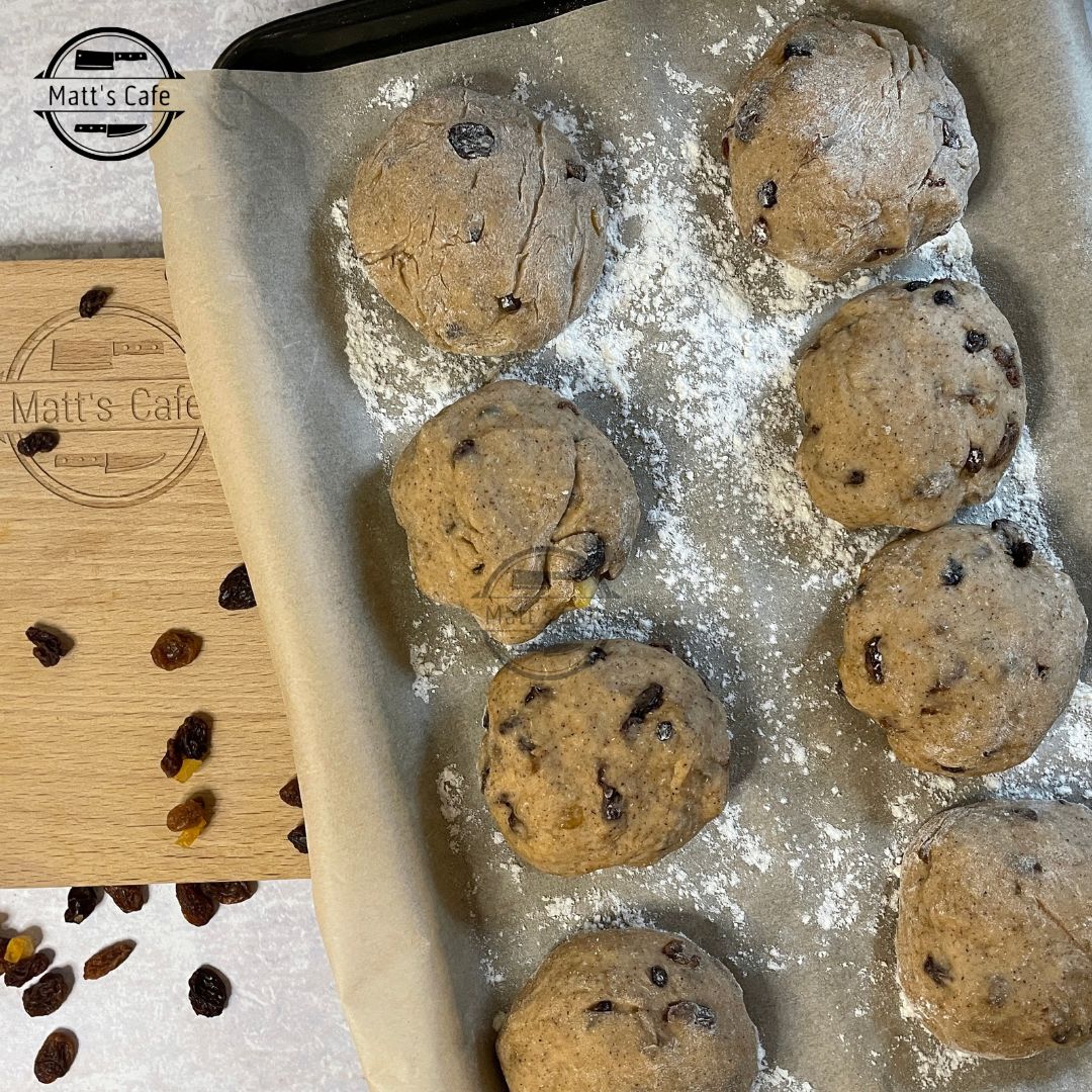 Healthy Low-Calorie Hot Cross Bun Recipe! 